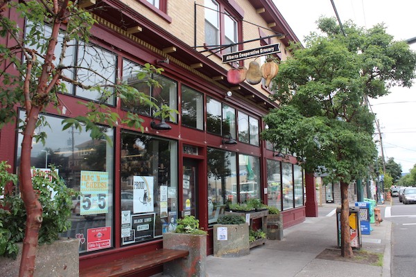 picture of grocery store